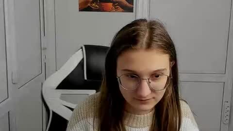 Amelie online show from April 2026 07:53:01 AM