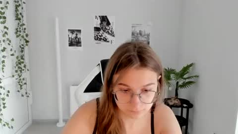 Amelie online show from July 2026 08:17:01 AM