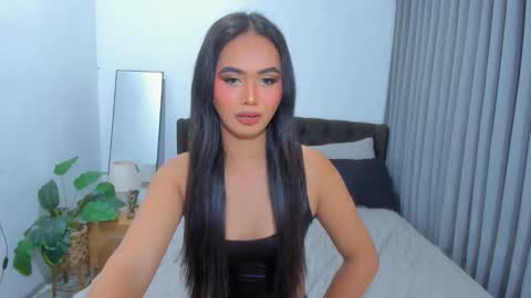 AVERY online show from September 2025 01:49:01 PM