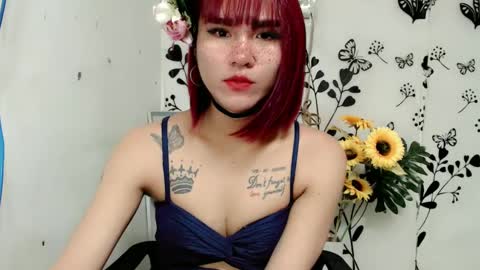 Snapshot of queen_elicktra chatting on December 2024 03:54:01 AM JOY online show from December 2024 03:54:01 AM