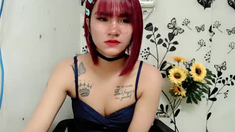 Snapshot of queen_elicktra chatting on December 2024 05:02:01 AM JOY online show from December 2024 05:02:01 AM