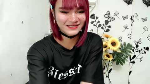 Snapshot of queen_elicktra chatting on December 2024 07:35:01 AM JOY online show from December 2024 07:35:01 AM