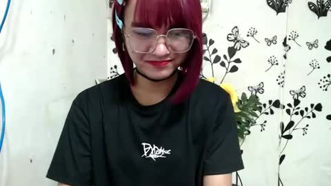 Snapshot of queen_elicktra chatting on January 2025 08:48:01 PM JOY online show from January 2025 08:48:01 PM