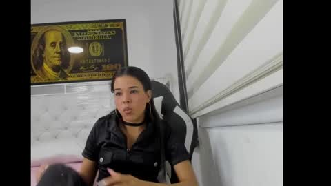 Snapshot of queen_findom chatting on February 2025 06:45:01 AM GIVE ME YOUR MONEY online show from February 2025 06:45:01 AM