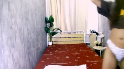 queen_gia online show from April 2026 12:24:01 AM