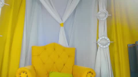 Snapshot of queen_goddess01 chatting on March 2026 08:59:02 PM queen online show from March 2026 08:59:02 PM