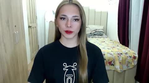 Snapshot of queen_heart0 chatting on April 2026 02:58:01 AM shawny online show from April 2026 02:58:01 AM