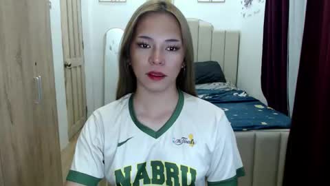 Snapshot of queen_heart0 chatting on May 2026 12:05:01 AM shawny online show from May 2026 12:05:01 AM