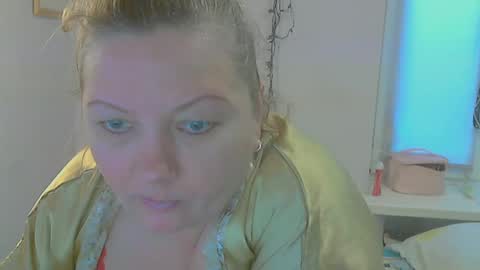 Snapshot of queen_jane8 chatting on January 2025 10:52:02 AM queen_jane8 online show from January 2025 10:52:02 AM