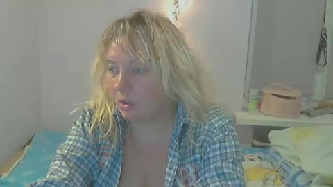 Snapshot of queen_jane8 chatting on February 2025 03:50:02 PM queen_jane8 online show from February 2025 03:50:02 PM