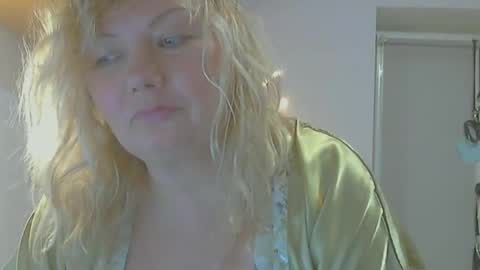 Snapshot of queen_jane8 chatting on February 2025 03:36:02 PM queen_jane8 online show from February 2025 03:36:02 PM