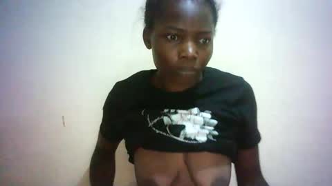 Snapshot of queen_joan chatting on March 2025 12:28:02 AM queen_joan online show from March 2025 12:28:02 AM