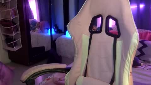 QueenHennessy online show from September 2025 05:46:01 PM