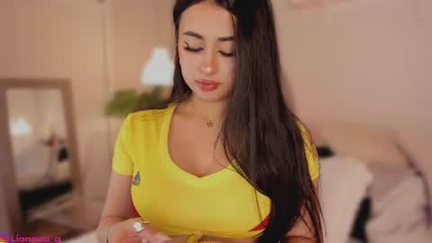 Snapshot of queen_liana chatting on July 2026 05:24:01 AM Liana online show from July 2026 05:24:01 AM