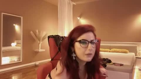 Snapshot of queen_manifest chatting on January 2025 10:32:02 AM Mistresss Manifest online show from January 2025 10:32:02 AM