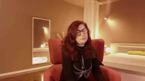 Snapshot of queen_manifest chatting on January 2025 07:03:01 AM Mistresss Manifest online show from January 2025 07:03:01 AM