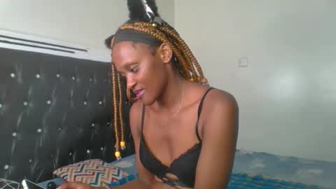 queen_mira online show from September 2025 10:36:01 AM