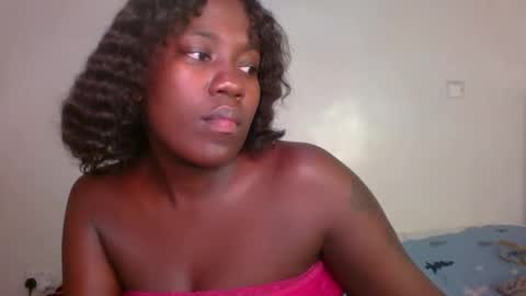 queen_mira online show from September 2025 12:00:02 AM