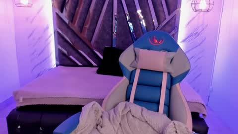   online show from December 2024 03:09:02 PM