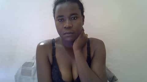 Snapshot of queen_sly chatting on October 2025 07:18:01 AM queen_sly online show from October 2025 07:18:01 AM