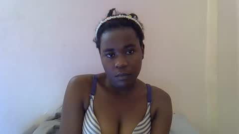 Snapshot of queen_sly chatting on October 2025 07:52:02 AM queen_sly online show from October 2025 07:52:02 AM