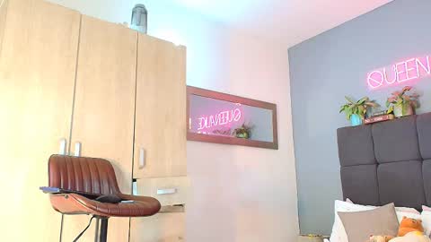 Snapshot of queenaliice chatting on October 2025 04:29:02 PM ALICE online show from October 2025 04:29:02 PM