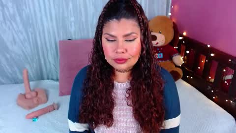 Queenamazon  online show from November 2025 09:20:01 AM