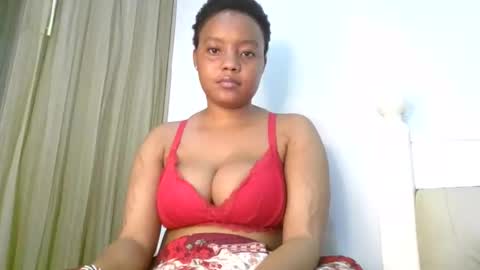 Snapshot of queenbeiby05 chatting on May 2026 08:49:01 PM queen online show from May 2026 08:49:01 PM