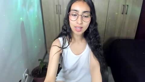 queenbyte_18 online show from February 2026 03:26:01 AM