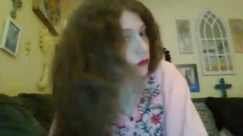 queencrimsonlvx online show from April 2026 01:19:01 AM