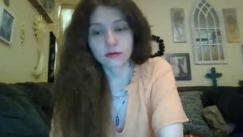 Snapshot of queencrimsonlvx chatting on April 2026 09:19:02 AM queencrimsonlvx online show from April 2026 09:19:02 AM