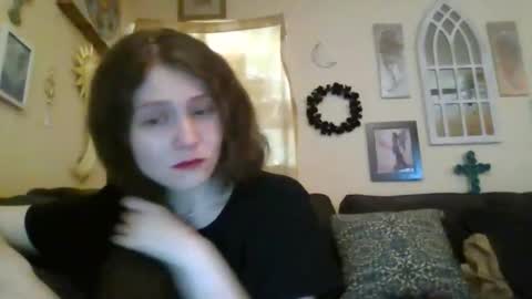Snapshot of queencrimsonlvx chatting on April 2026 10:07:02 AM queencrimsonlvx online show from April 2026 10:07:02 AM