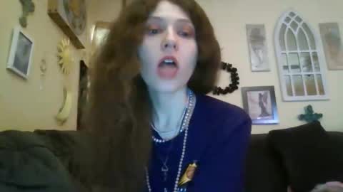 Snapshot of queencrimsonlvx chatting on May 2026 11:15:01 AM queencrimsonlvx online show from May 2026 11:15:01 AM