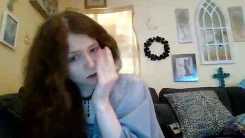 Snapshot of queencrimsonlvx chatting on June 2026 01:29:01 AM queencrimsonlvx online show from June 2026 01:29:01 AM