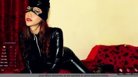 Snapshot of queendominationxx chatting on January 2025 09:15:01 AM Miss Anfisa online show from January 2025 09:15:01 AM
