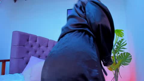 Queen online show from January 2025 10:18:01 PM