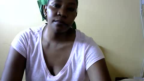 queenlacey_1 online show from March 2025 11:46:01 PM