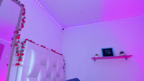 Andrea  online show from November 2025 03:45:01 PM