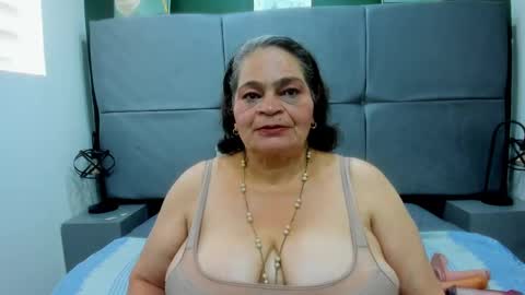 Snapshot of queenmature chatting on September 2025 08:53:02 PM VickyBoobss online show from September 2025 08:53:02 PM