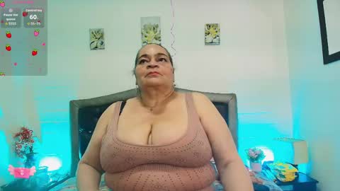 Snapshot of queenmature chatting on May 2026 08:04:02 PM VickyBoobss online show from May 2026 08:04:02 PM