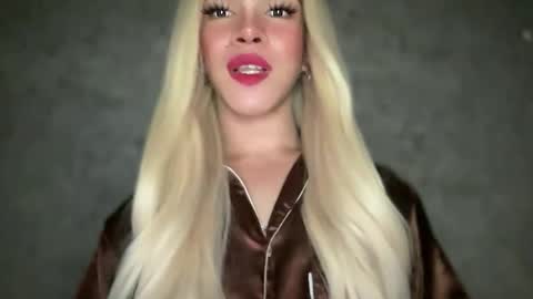 QUEEN online show from February 2026 12:49:01 AM