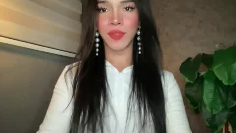 QUEEN online show from March 2026 07:06:02 PM