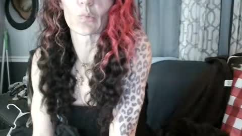 IG Juuicy  IGGE Gezzzy   online show from July 2026 01:54:01 AM