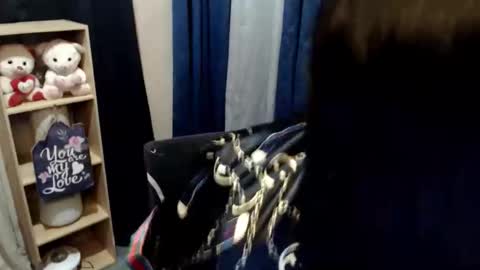 Mikka online show from November 2025 05:49:01 PM