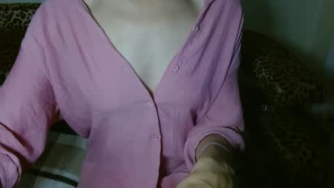 Snapshot of queenoftenderness chatting on December 2024 08:58:02 PM queenoftenderness online show from December 2024 08:58:02 PM