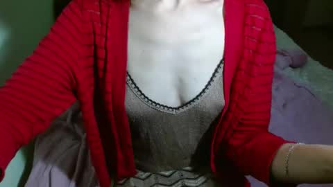 Snapshot of queenoftenderness chatting on January 2025 08:48:02 PM queenoftenderness online show from January 2025 08:48:02 PM