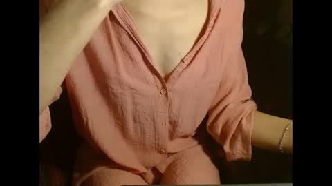 Snapshot of queenoftenderness chatting on February 2025 10:31:02 PM queenoftenderness online show from February 2025 10:31:02 PM