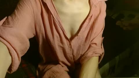Snapshot of queenoftenderness chatting on March 2025 07:59:02 PM queenoftenderness online show from March 2025 07:59:02 PM