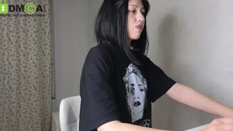 Snapshot of queenofwandss chatting on September 2025 09:26:01 PM follow my new insta online show from September 2025 09:26:01 PM