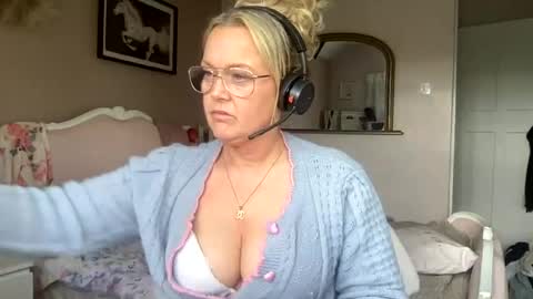 Snapshot of queenp333 chatting on May 2026 02:45:01 PM PrincessP333 online show from May 2026 02:45:01 PM